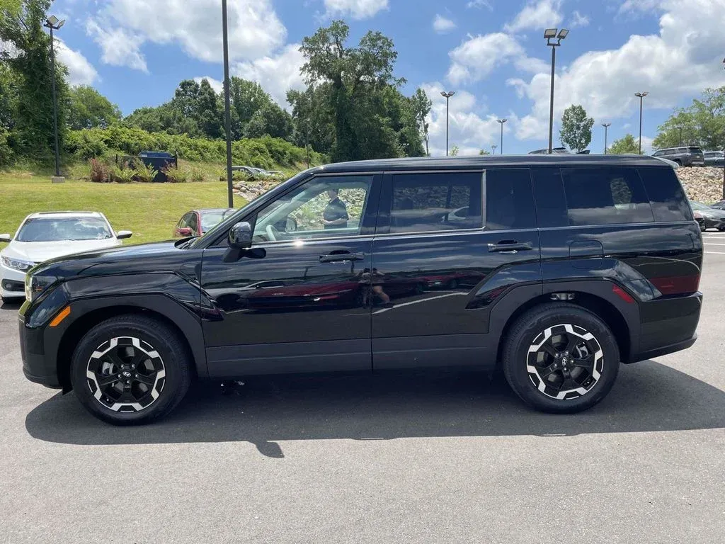 2026 Hyundai Santa Fe SE thumbnail 6