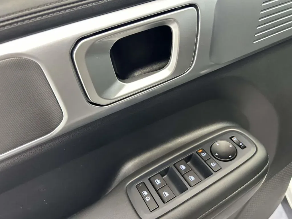 2026 Hyundai Santa Fe SEL thumbnail 15