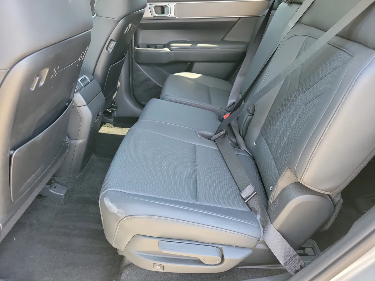 2026 Hyundai Santa Fe SEL thumbnail 8