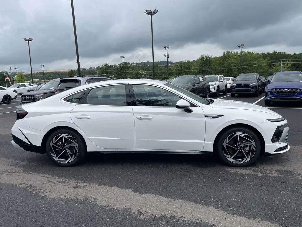 2026 Hyundai Sonata SEL Sport thumbnail 2