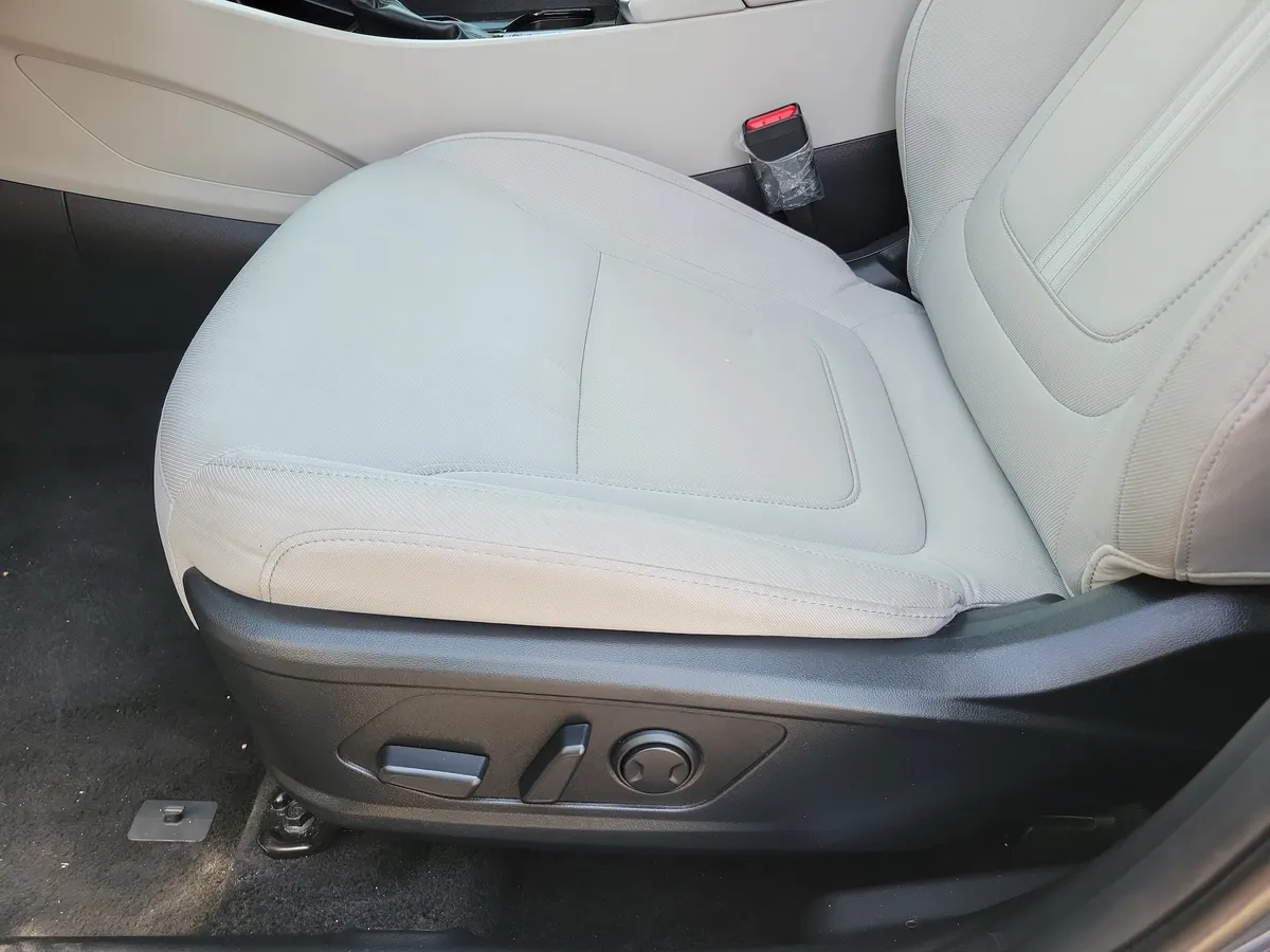2026 Hyundai Tucson SEL thumbnail 12