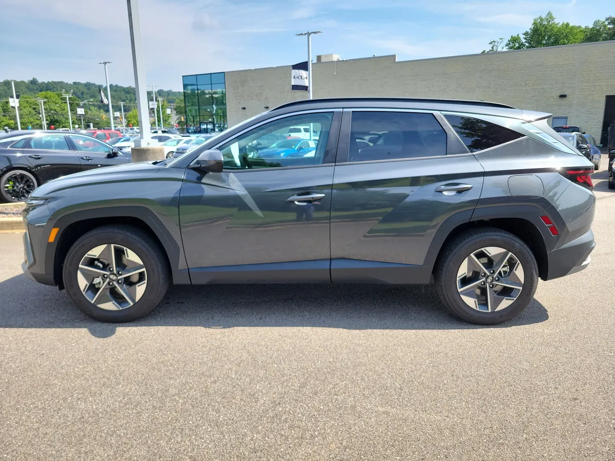 2026 Hyundai Tucson SEL thumbnail 2