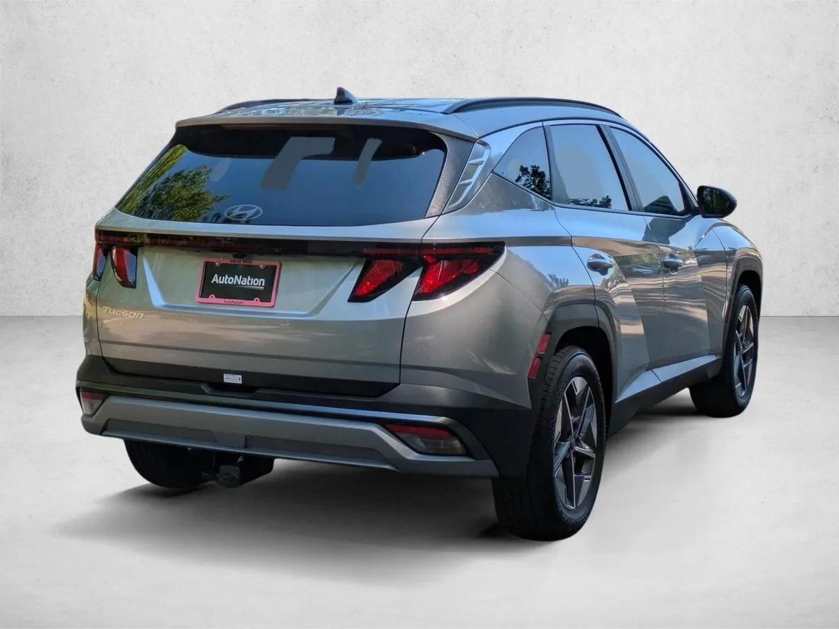 2026 Hyundai Tucson SEL thumbnail 2