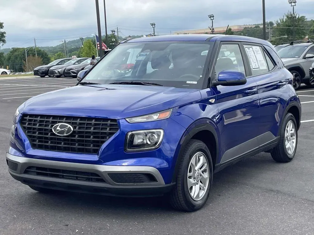 2026 Hyundai Venue SE thumbnail 7