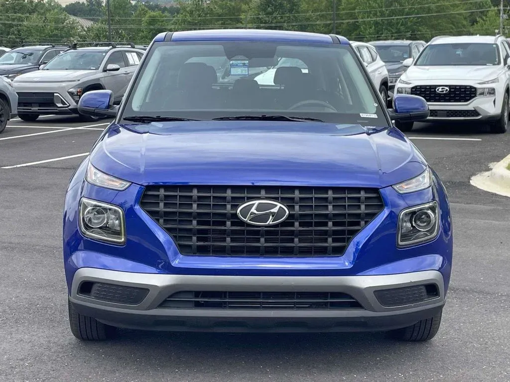 2026 Hyundai Venue SE thumbnail 8