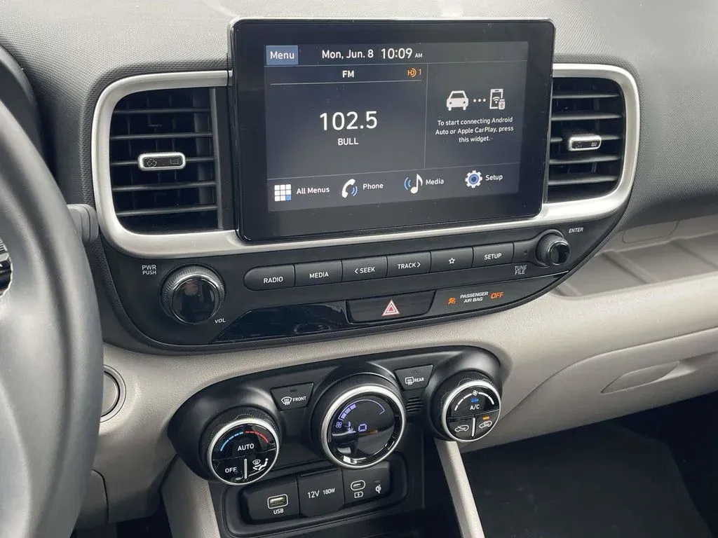 2026 Hyundai Venue SEL thumbnail 15
