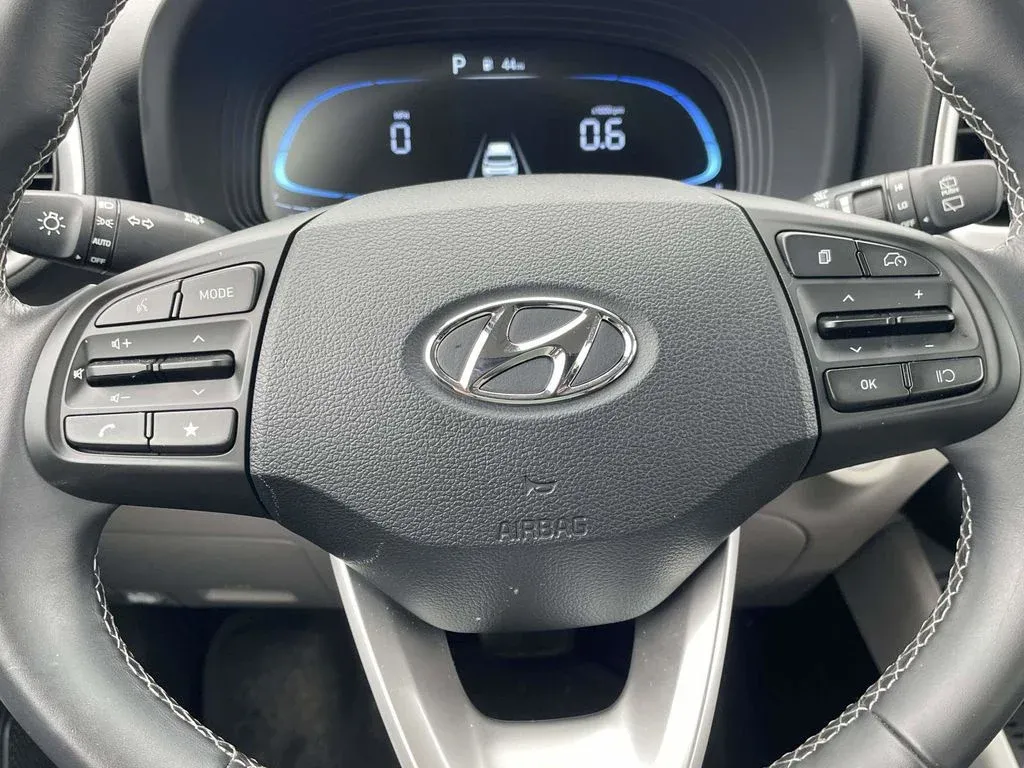2026 Hyundai Venue SEL thumbnail 23