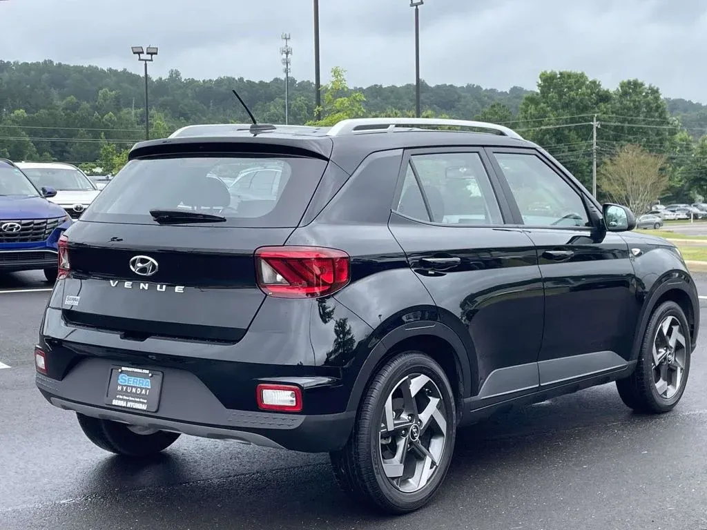 2026 Hyundai Venue SEL thumbnail 3