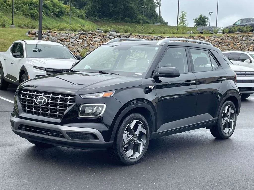 2026 Hyundai Venue SEL thumbnail 7