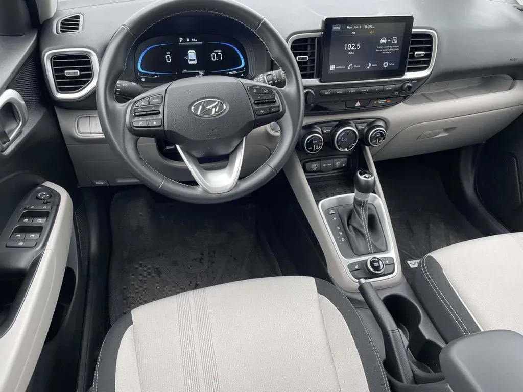 2026 Hyundai Venue SEL thumbnail 9