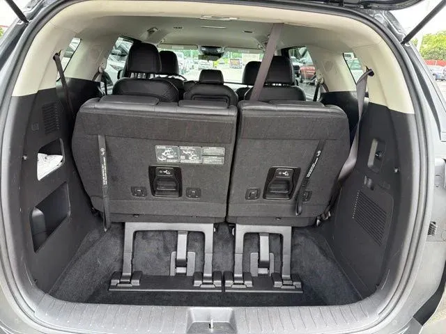 2026 Kia Carnival LXS thumbnail 14