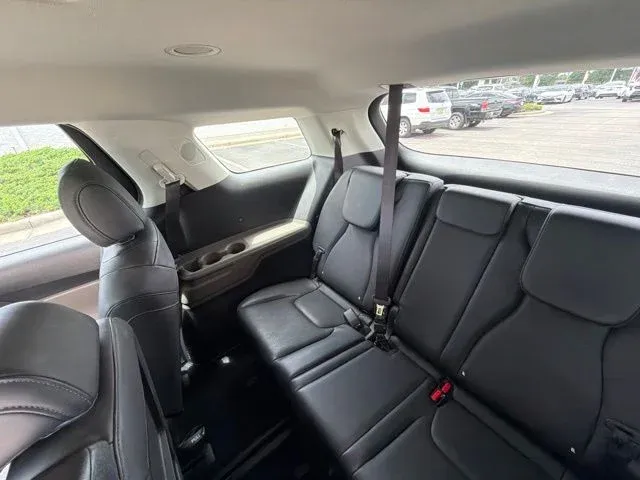 2026 Kia Carnival LXS thumbnail 18