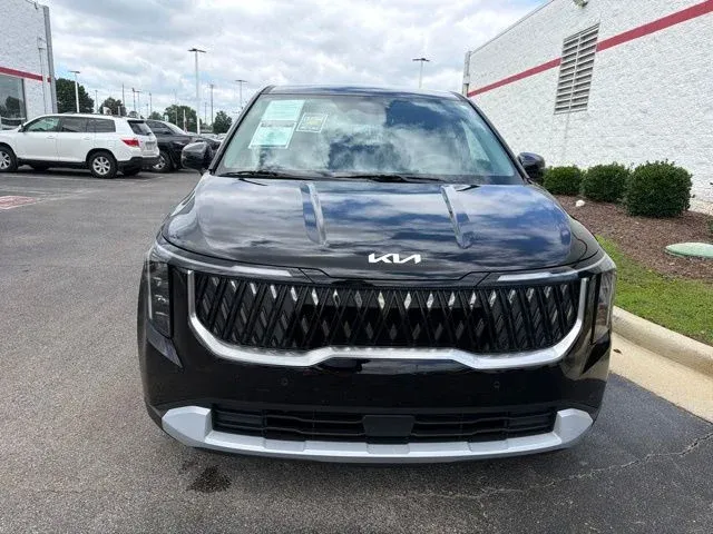 2026 Kia Carnival LXS thumbnail 2
