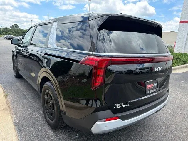2026 Kia Carnival LXS thumbnail 7