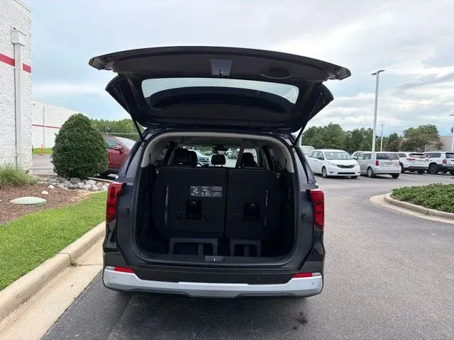 2026 Kia Carnival LXS thumbnail 13