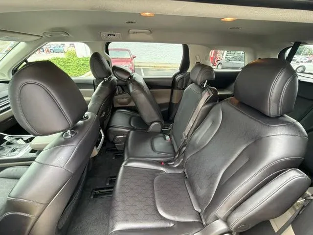2026 Kia Carnival LXS thumbnail 18