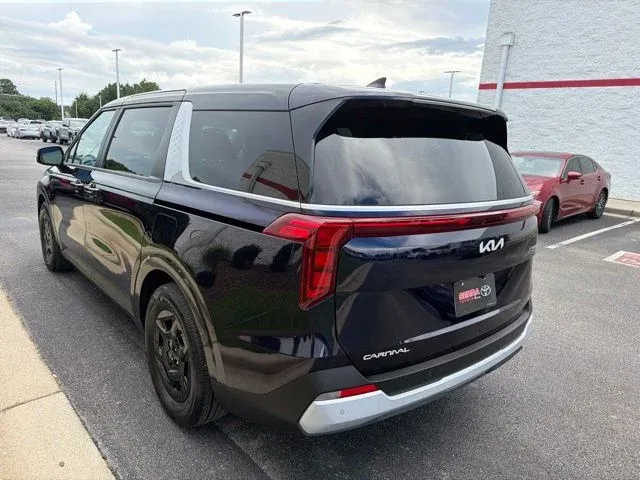 2026 Kia Carnival LXS thumbnail 7