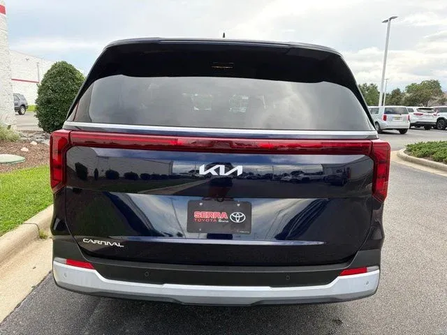 2026 Kia Carnival LXS thumbnail 8