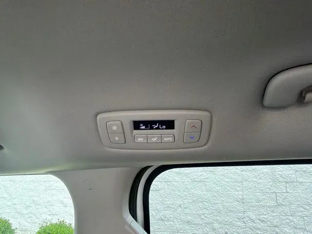 2026 Kia Carnival LXS thumbnail 25