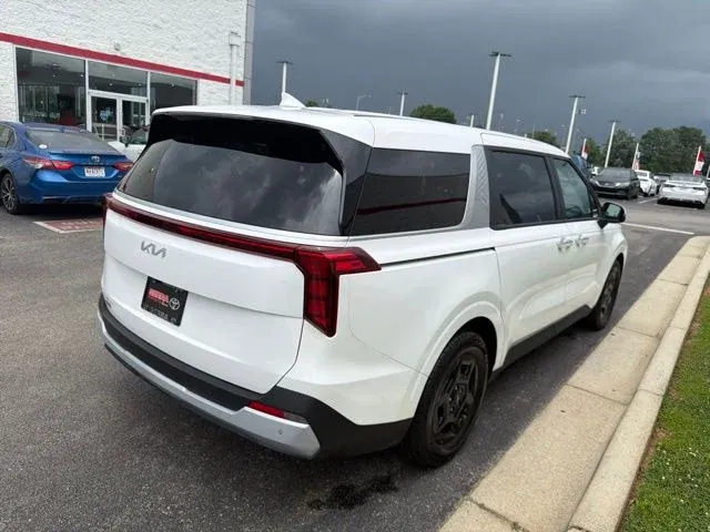 2026 Kia Carnival LXS thumbnail 9