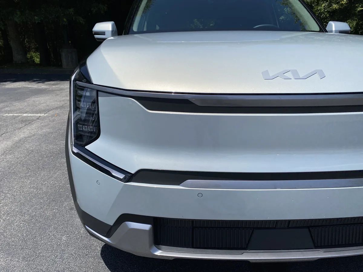 2026 Kia EV9 Light Long Range thumbnail 13