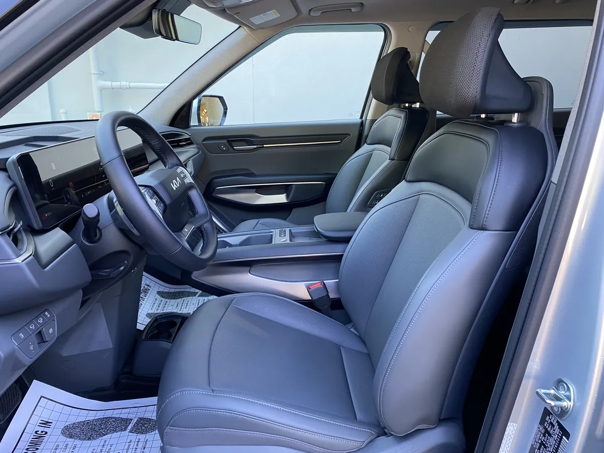 2026 Kia EV9 Light Long Range thumbnail 15