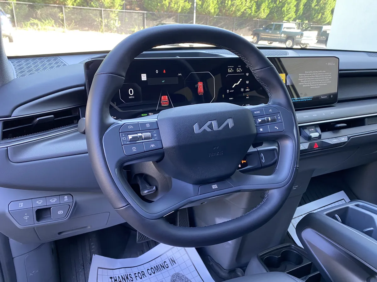 2026 Kia EV9 Light Long Range thumbnail 16