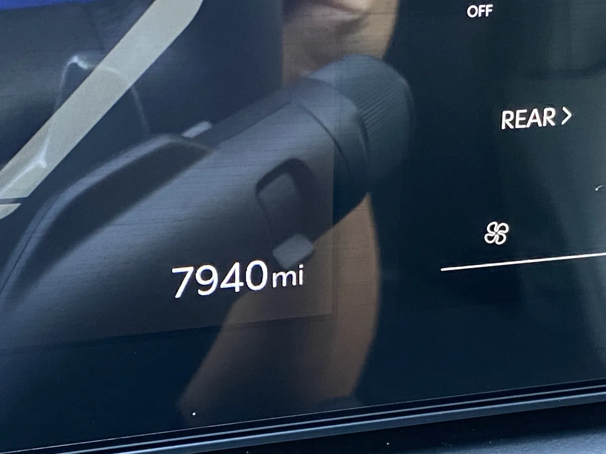 2026 Kia EV9 Light Long Range thumbnail 23