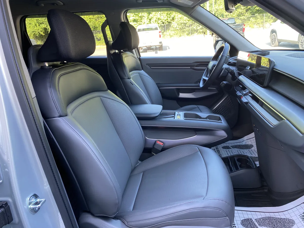 2026 Kia EV9 Light Long Range thumbnail 33