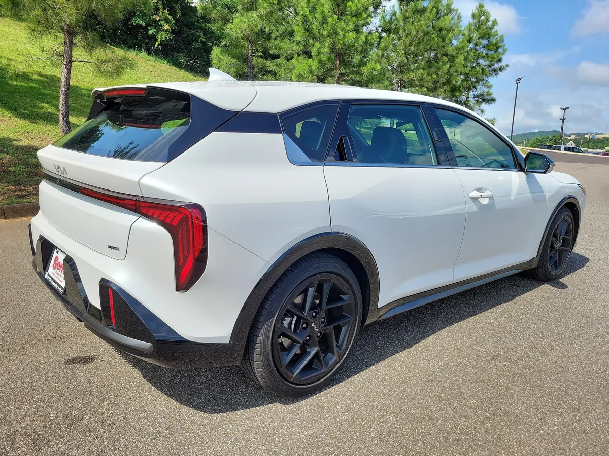 2026 Kia K4 Hatchback GT-Line Turbo thumbnail 5