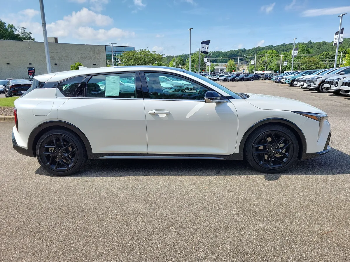 2026 Kia K4 Hatchback GT-Line Turbo thumbnail 6