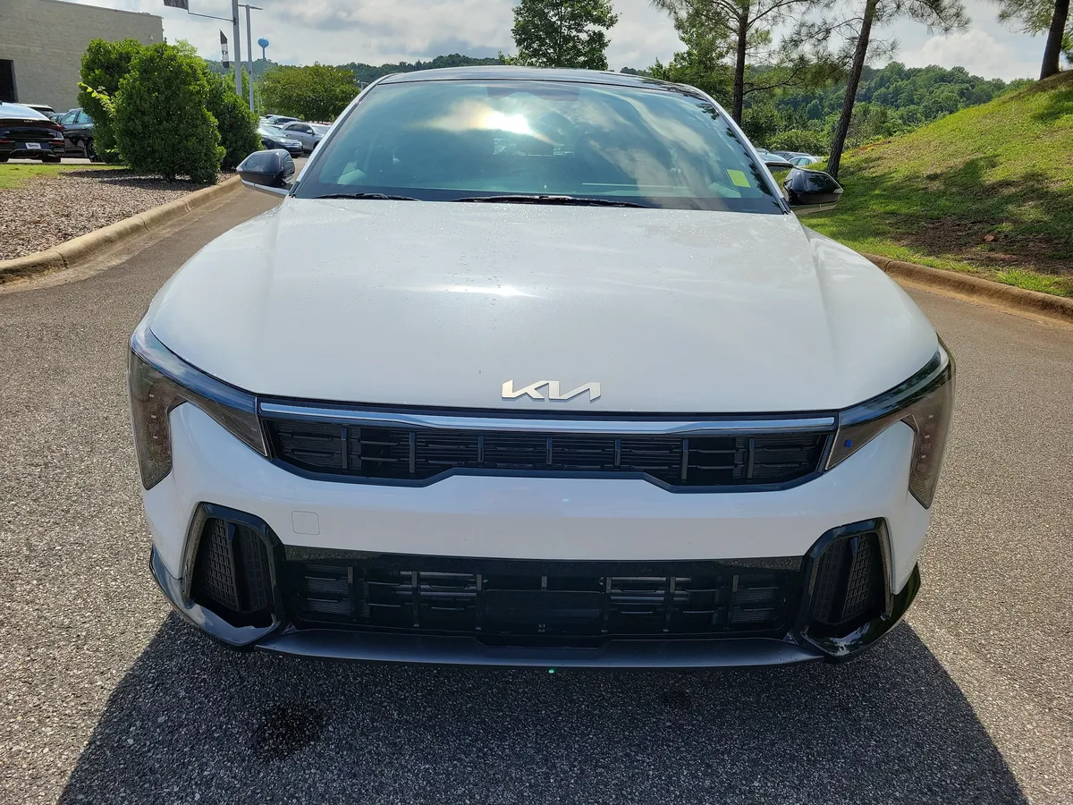 2026 Kia K4 Hatchback GT-Line Turbo thumbnail 8