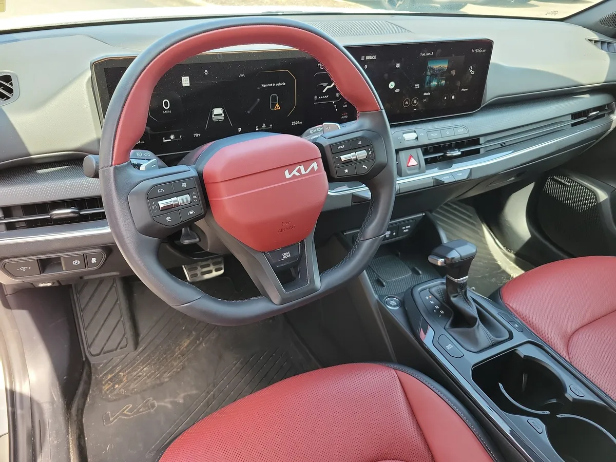 2026 Kia K4 Hatchback GT-Line Turbo thumbnail 9
