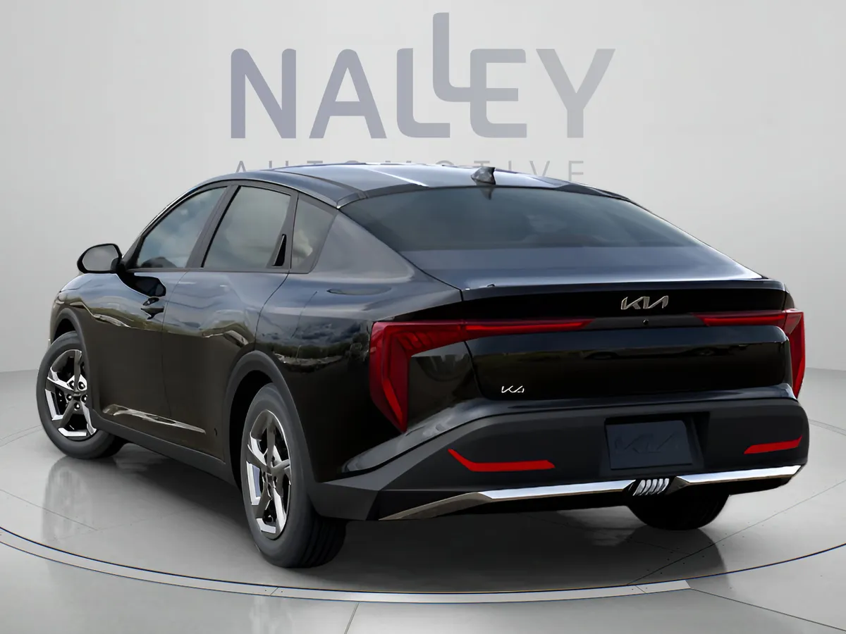 2026 Kia K4 LXS thumbnail 4