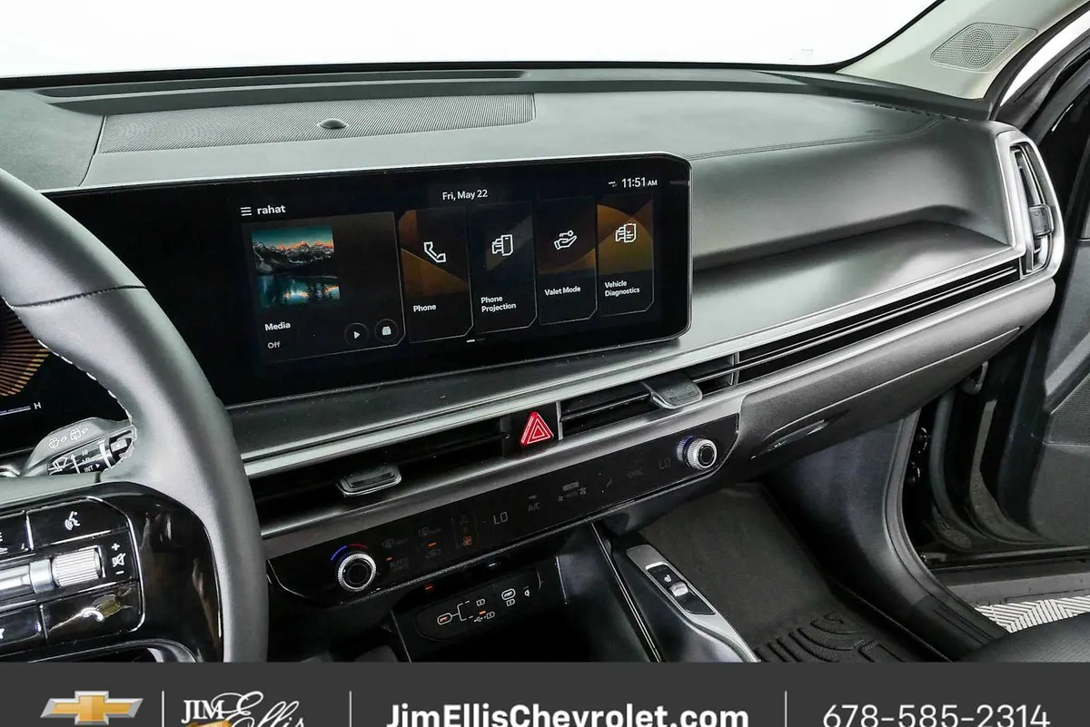 2026 Kia Sorento S thumbnail 12