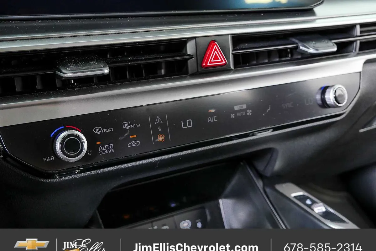 2026 Kia Sorento S thumbnail 15