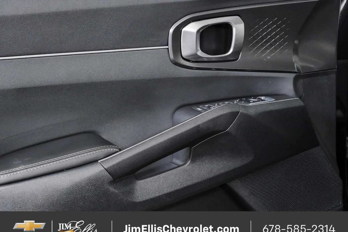 2026 Kia Sorento S thumbnail 6