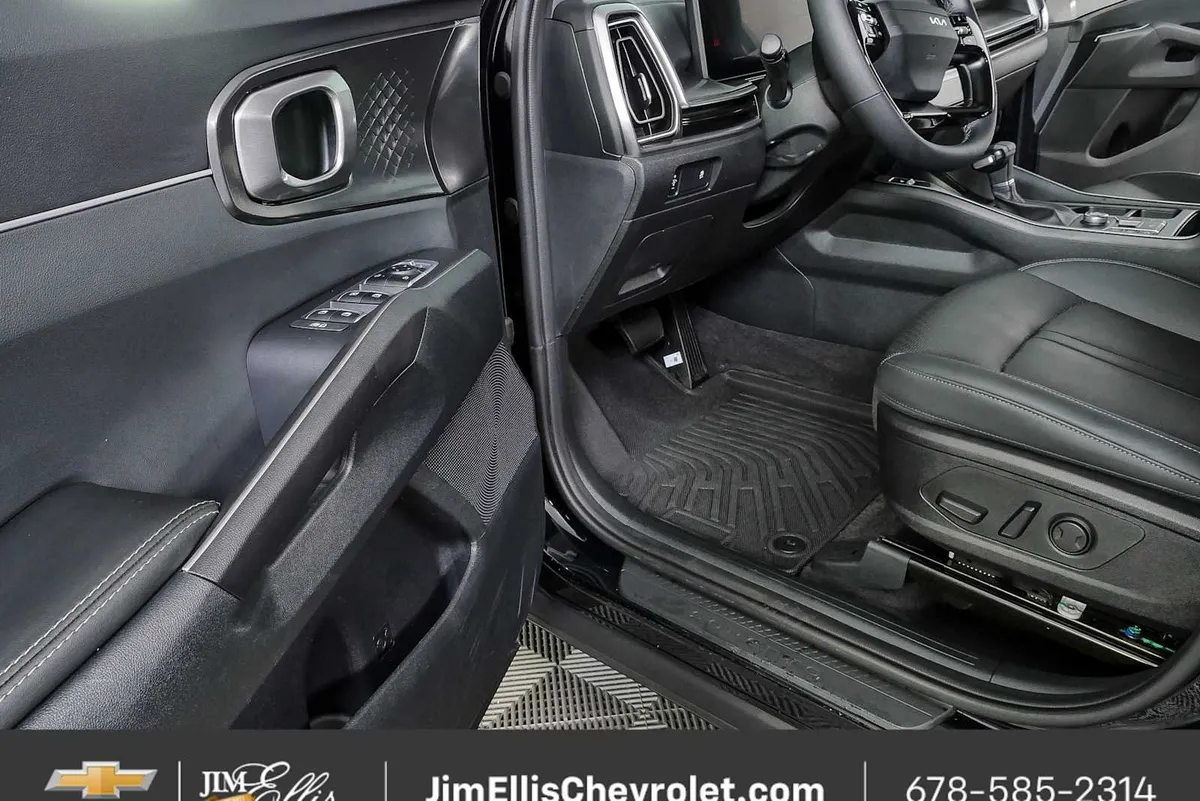 2026 Kia Sorento S thumbnail 7