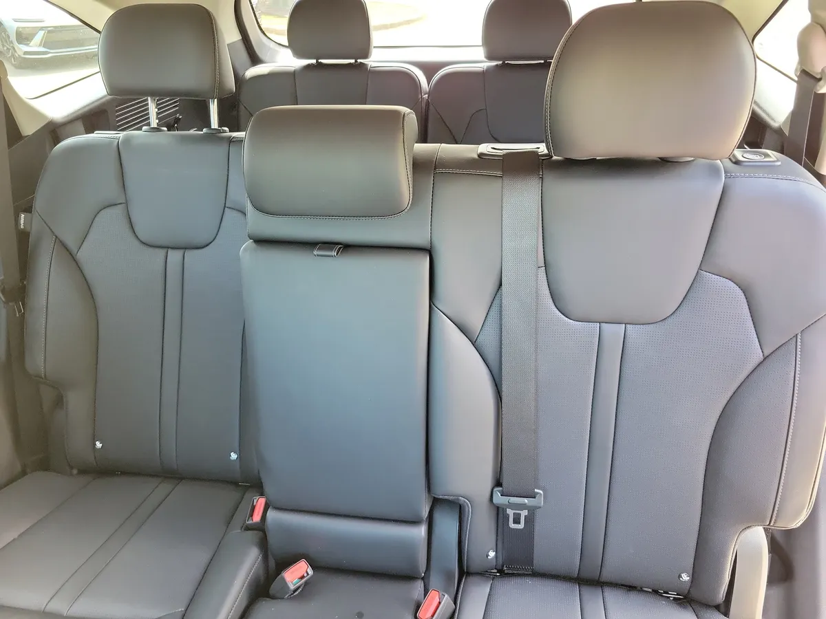 2026 Kia Sorento S thumbnail 14