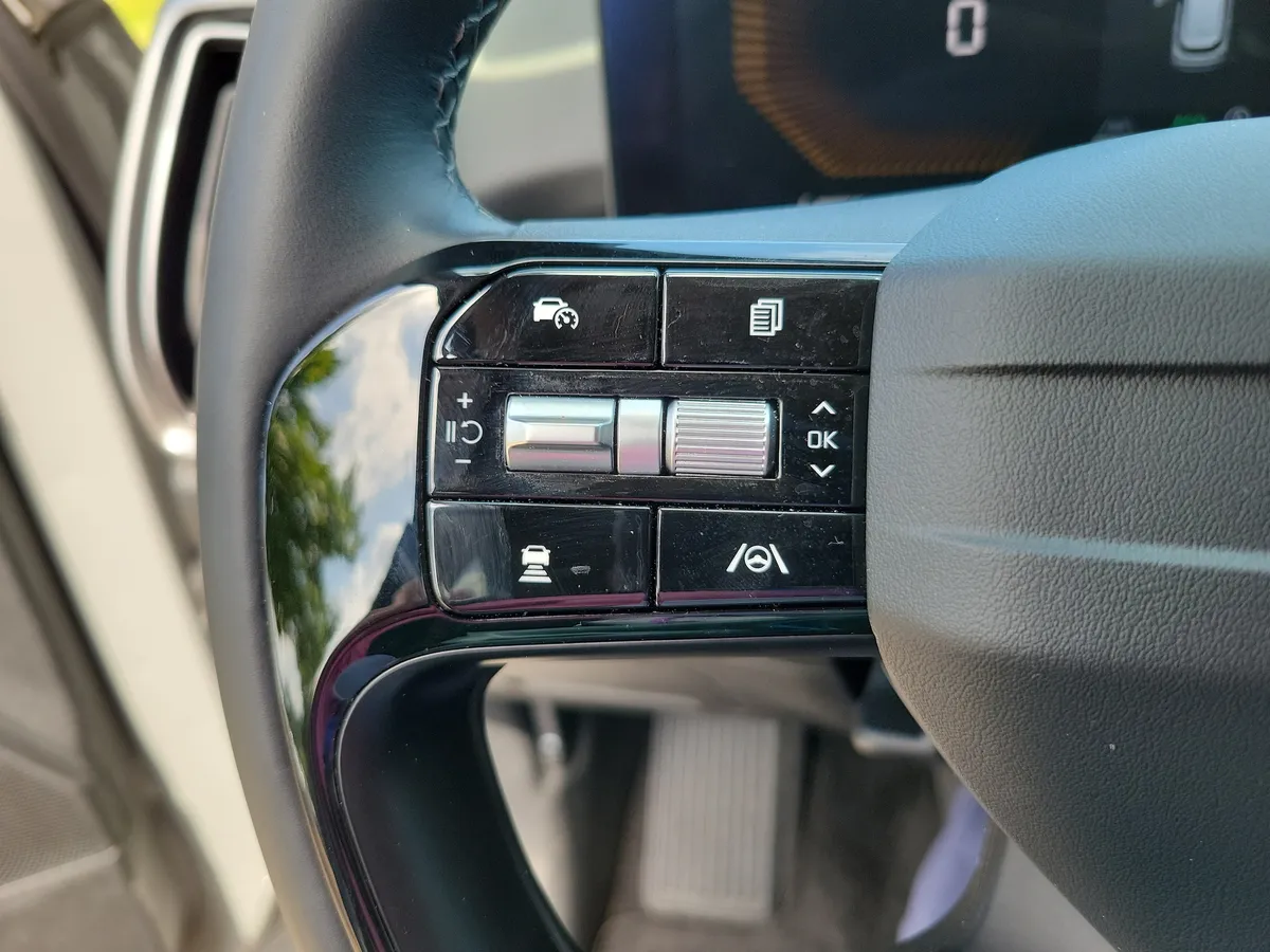 2026 Kia Sorento S thumbnail 22