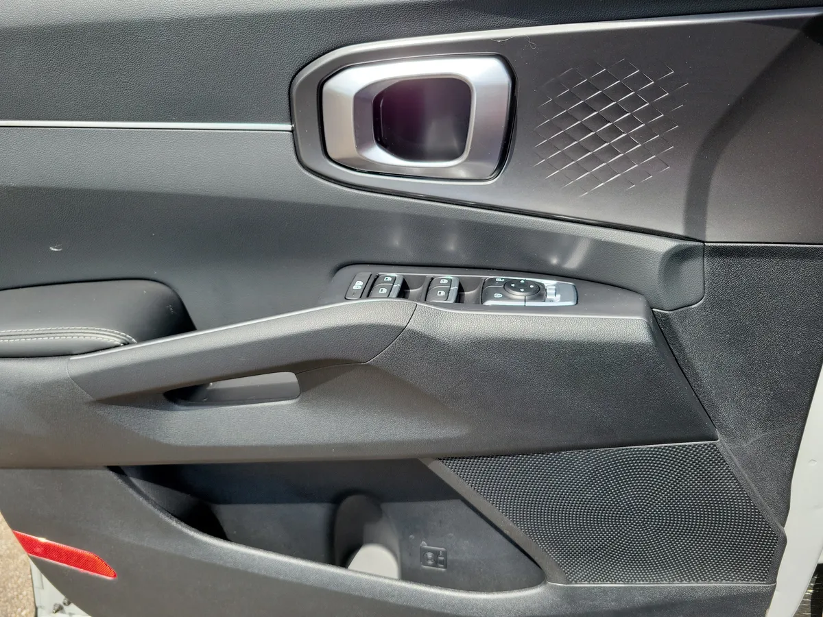 2026 Kia Sorento S thumbnail 25