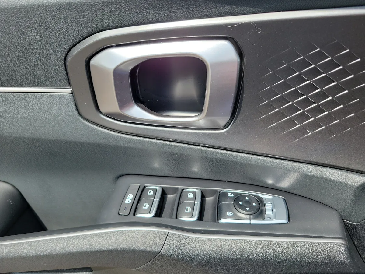 2026 Kia Sorento S thumbnail 26