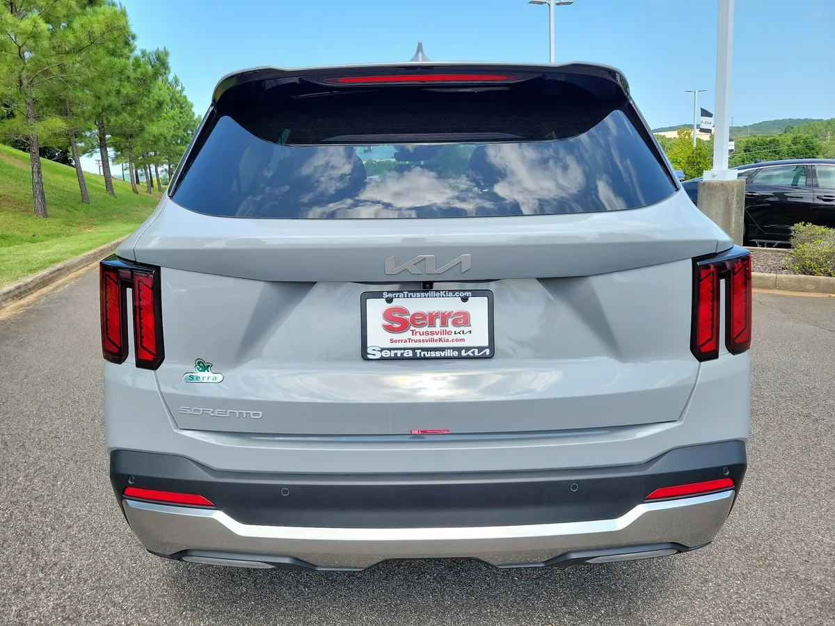 2026 Kia Sorento S thumbnail 4