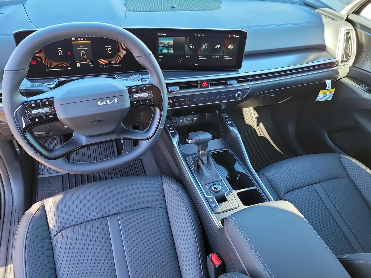 2026 Kia Sorento S thumbnail 15