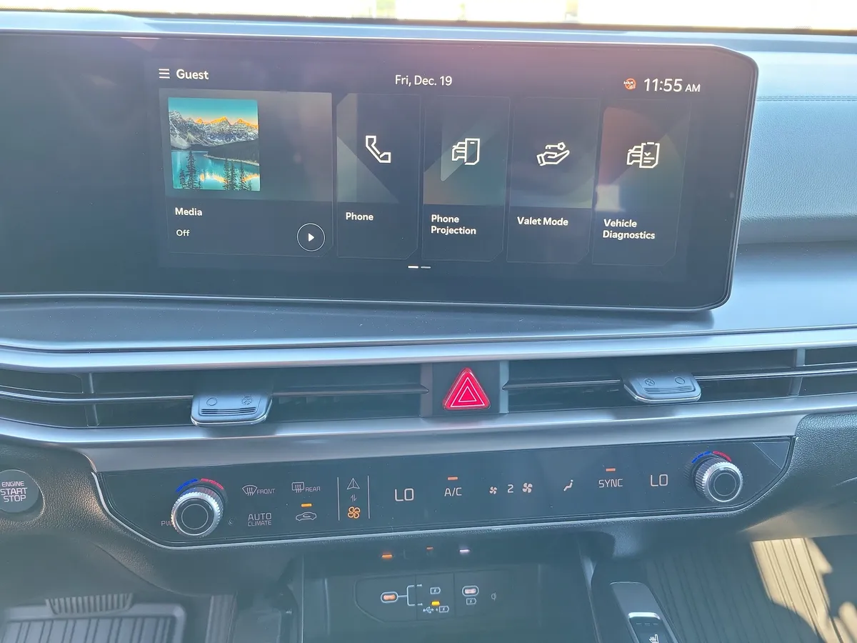 2026 Kia Sorento S thumbnail 16