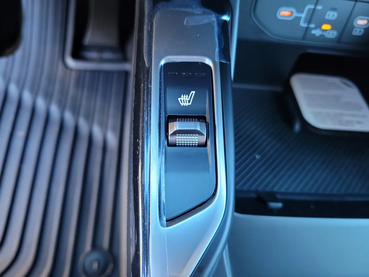 2026 Kia Sorento S thumbnail 19
