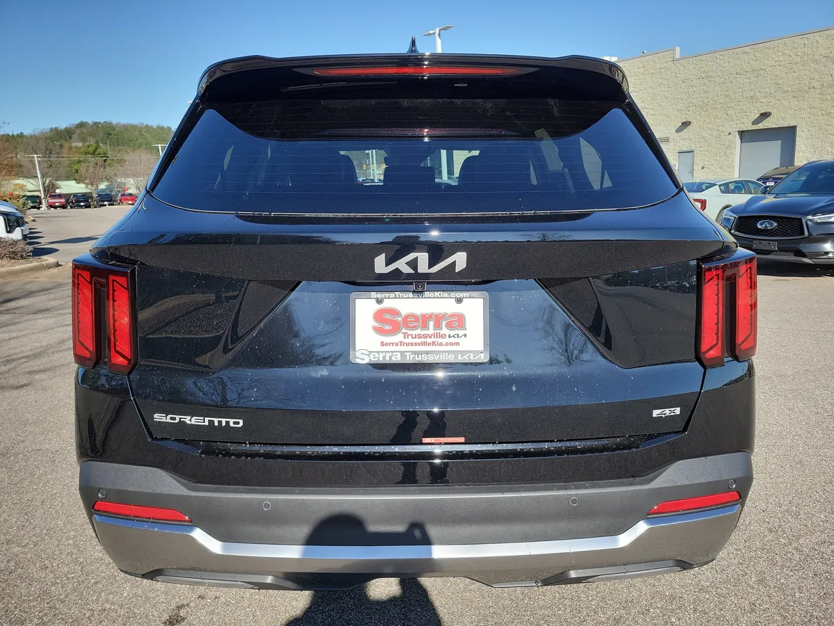 2026 Kia Sorento S thumbnail 4