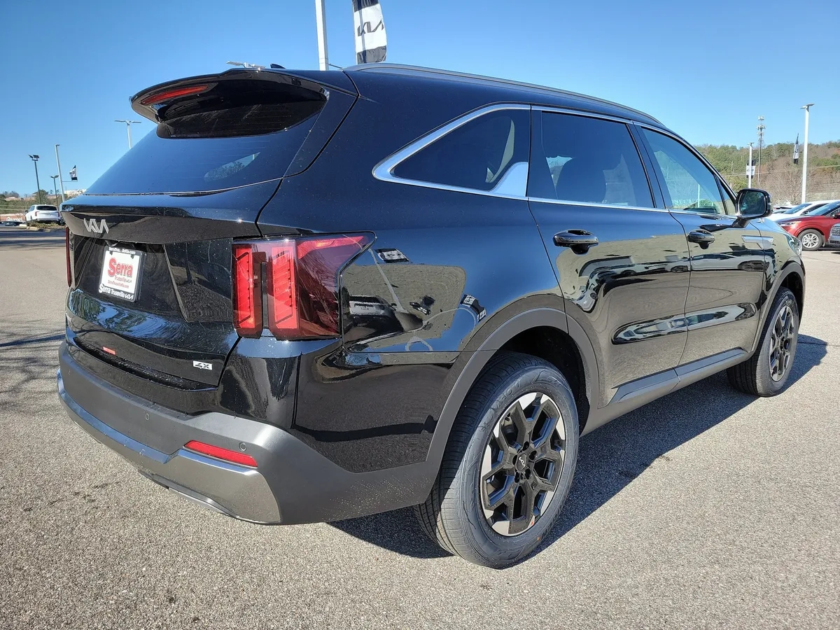 2026 Kia Sorento S thumbnail 5