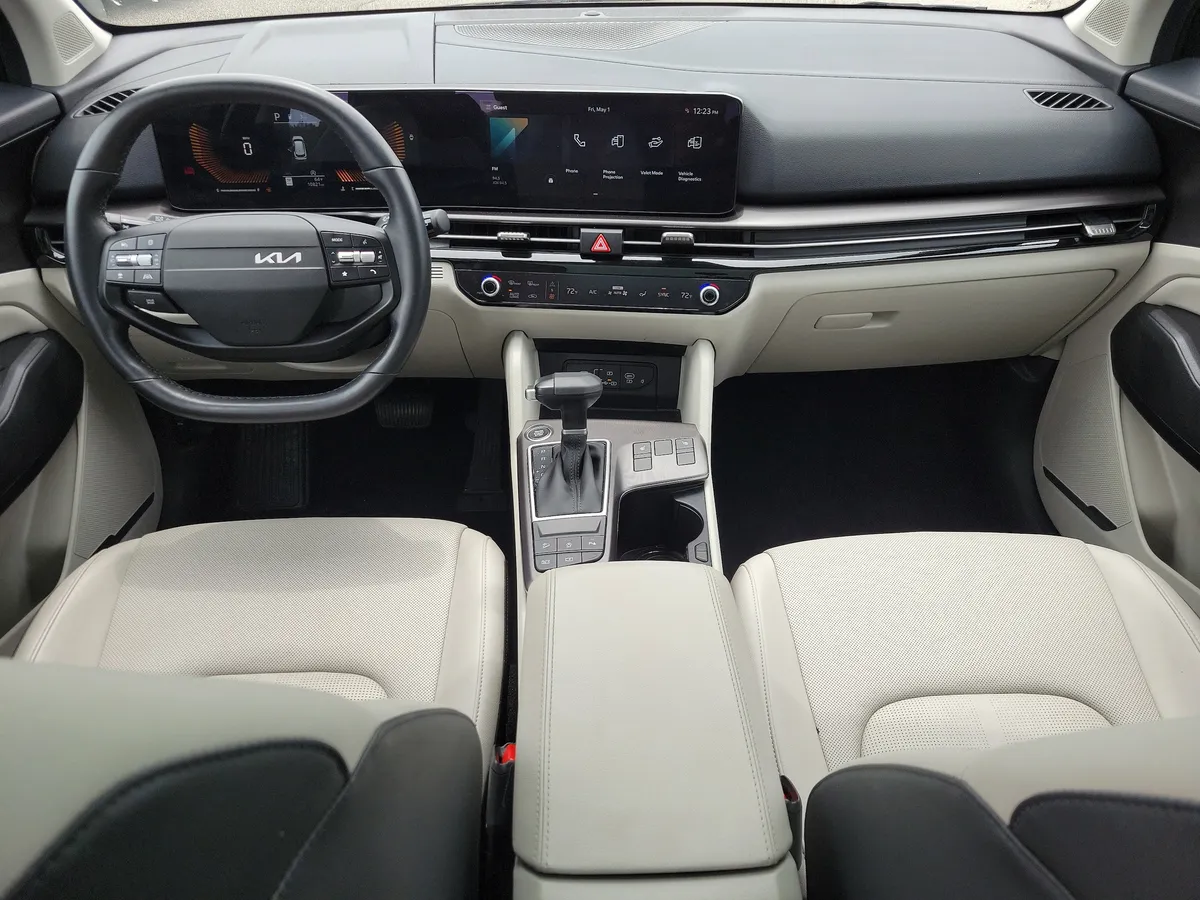 2026 Kia Sportage EX thumbnail 11