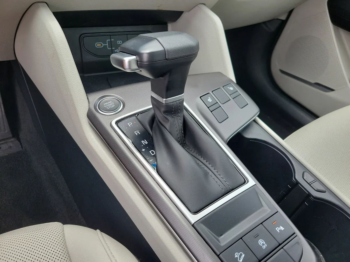 2026 Kia Sportage EX thumbnail 14
